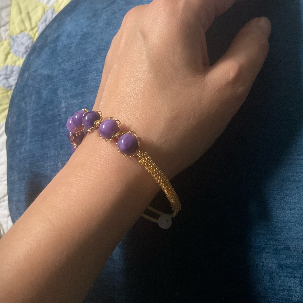 Elegant Purple Charoite Beaded Bracelet with Gold Accents